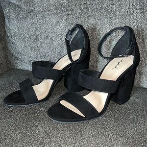 Faux Suede 4” Heel Black Size 7